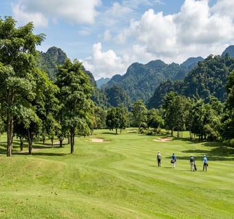 비엔티안 골프장 비교 가이드: 롱탄 vs 레이크뷰 완전 분석